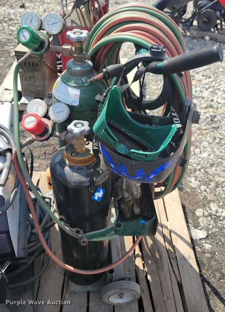 image for item IQ9991 Hobart Handler 130 XL  welder