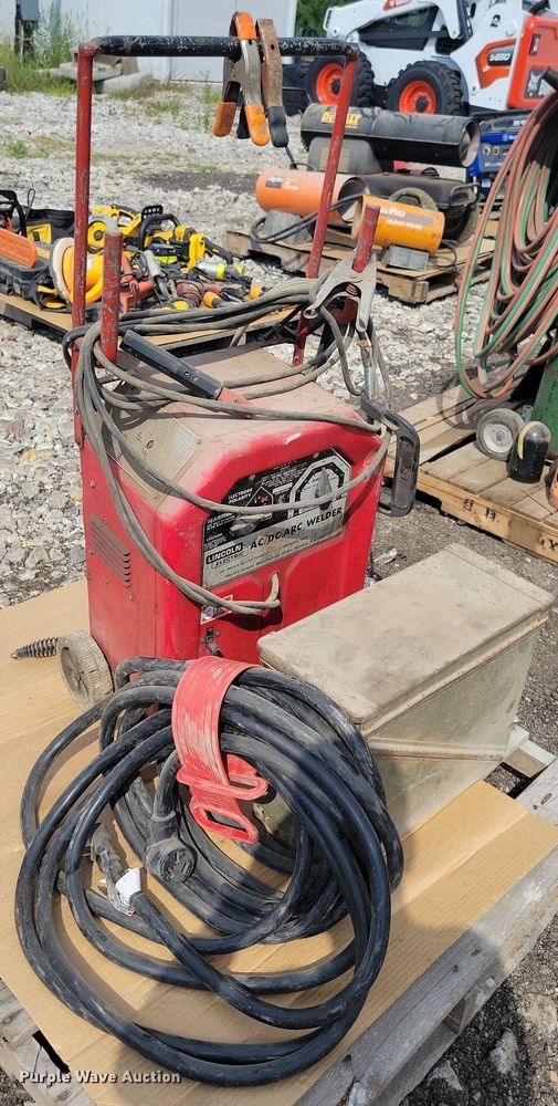 image for item IQ9993 Lincoln  welder