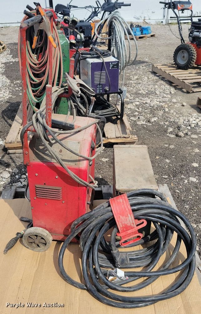 image for item IQ9993 Lincoln  welder