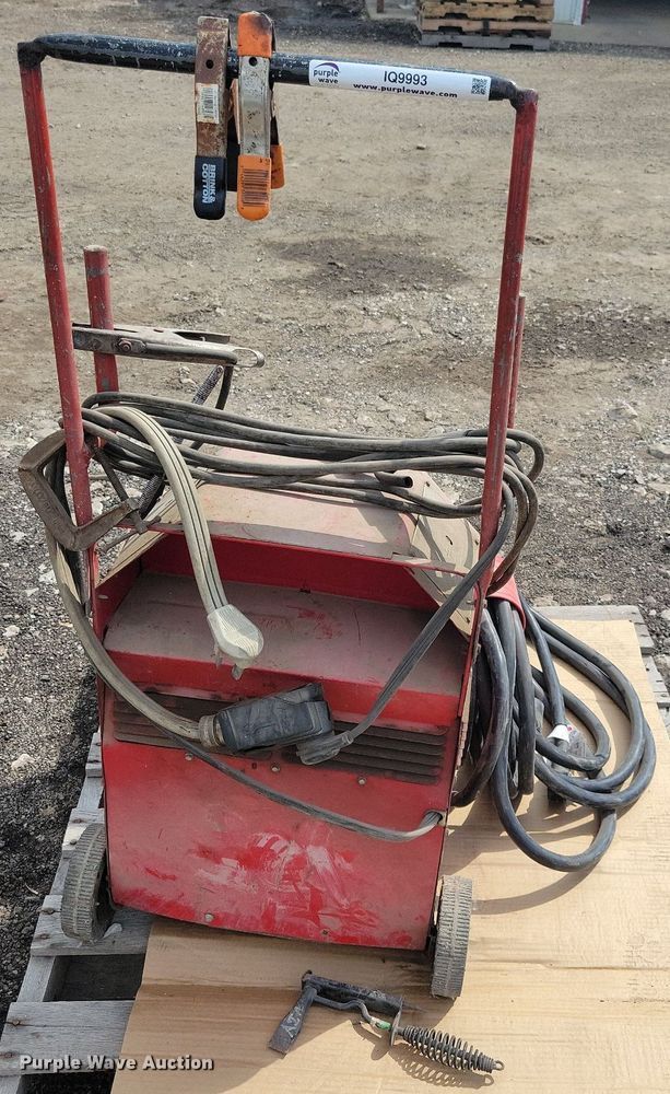 image for item IQ9993 Lincoln  welder