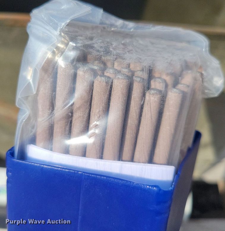 image for item IQ9993 Lincoln  welder