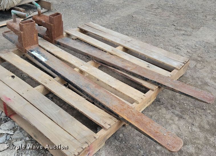 image for item IQ9994 47" L forks