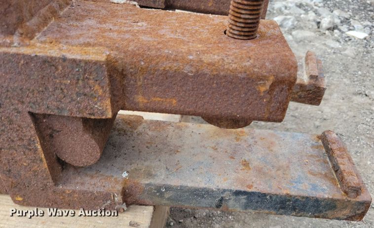 image for item IQ9994 47" L forks