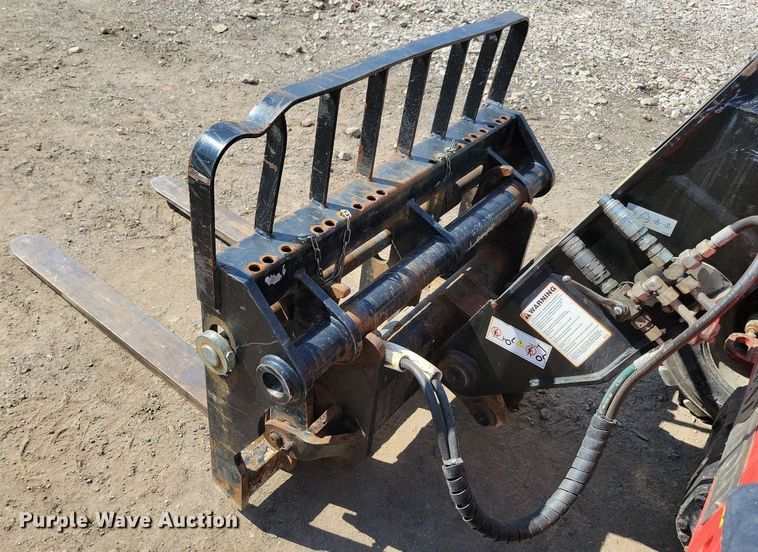 image for item IQ9995 2019 Manitou MT625H  telehandler