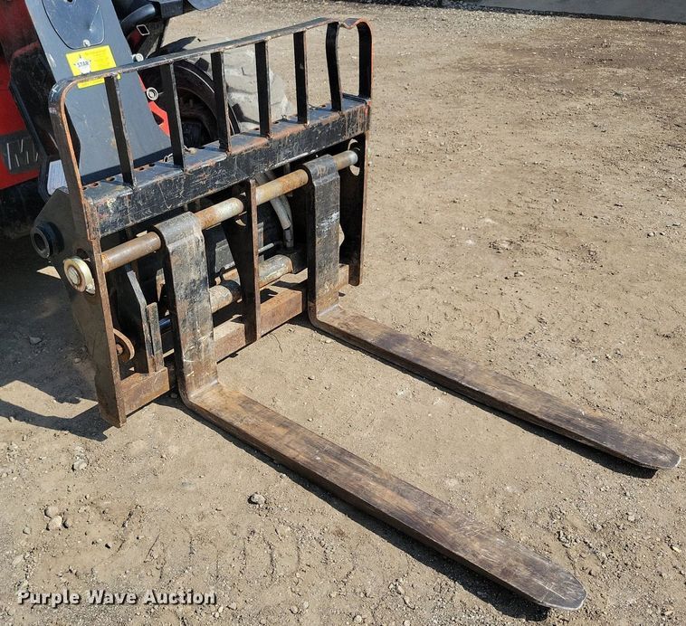 image for item IQ9995 2019 Manitou MT625H  telehandler