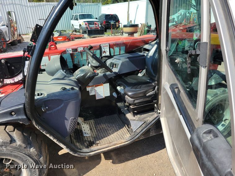 image for item IQ9995 2019 Manitou MT625H  telehandler