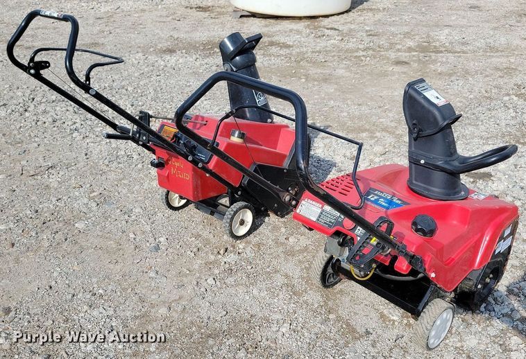 image for item IQ9997 (2) snow blowers