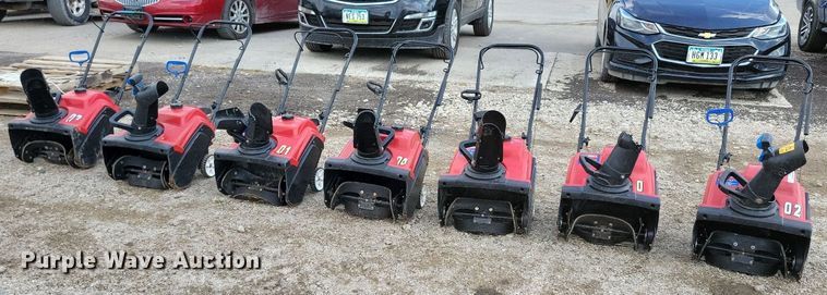 image for item IQ9998 (7) Toro 518 ZR snow blowers