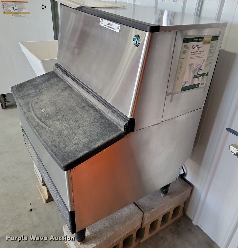 image for item JE9495 Hoshizaki KM-260BWH  ice machine