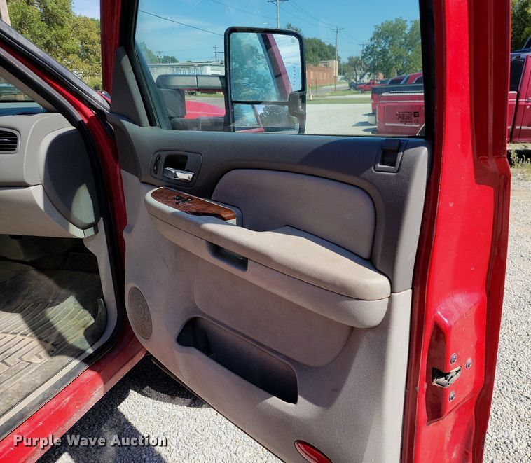 image for item JE9499 2008 Chevrolet Silverado 2500 Z71  Crew Cab pickup truck