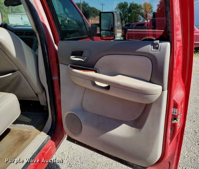 image for item JE9499 2008 Chevrolet Silverado 2500 Z71  Crew Cab pickup truck