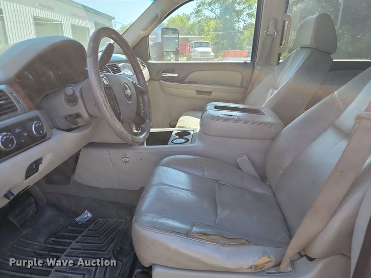 image for item JE9499 2008 Chevrolet Silverado 2500 Z71  Crew Cab pickup truck