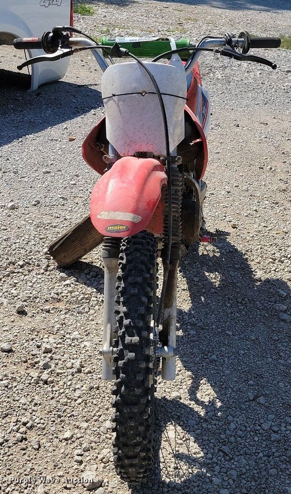 image for item JE9501 2002 Honda XR100  dirt bike