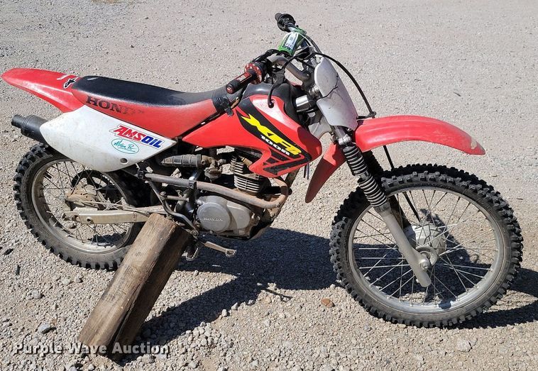 image for item JE9501 2002 Honda XR100  dirt bike
