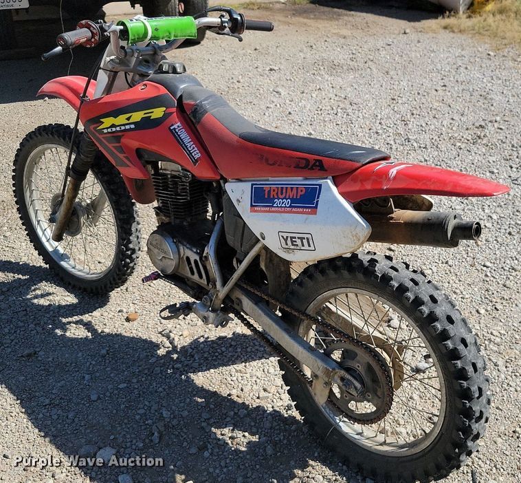 image for item JE9501 2002 Honda XR100  dirt bike