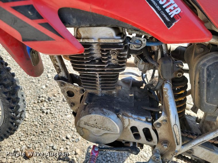 image for item JE9501 2002 Honda XR100  dirt bike