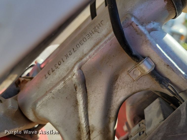 image for item JE9501 2002 Honda XR100  dirt bike