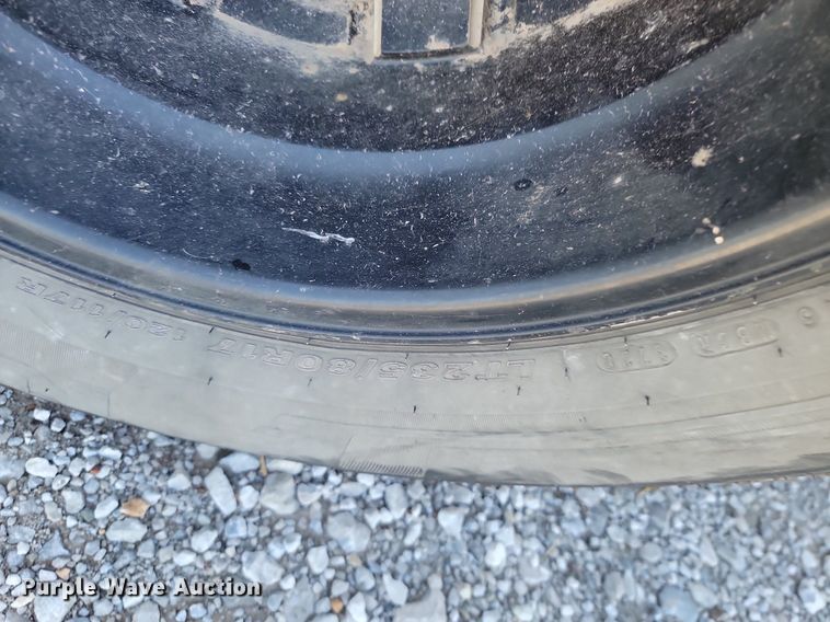 image for item JE9503 2003 Chevrolet Silverado 3500  Crew Cab flatbed pickup truck