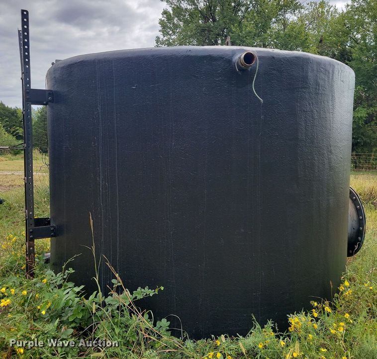 image for item JE9509 Oil tank