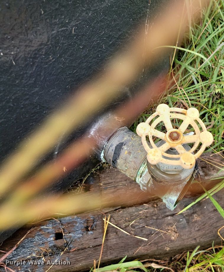 image for item JE9510 Oil tank