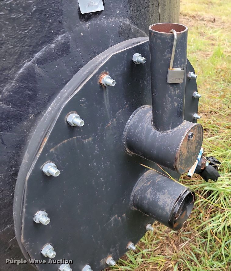 image for item JE9511 Oil tank