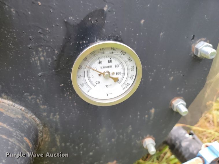 image for item JE9511 Oil tank