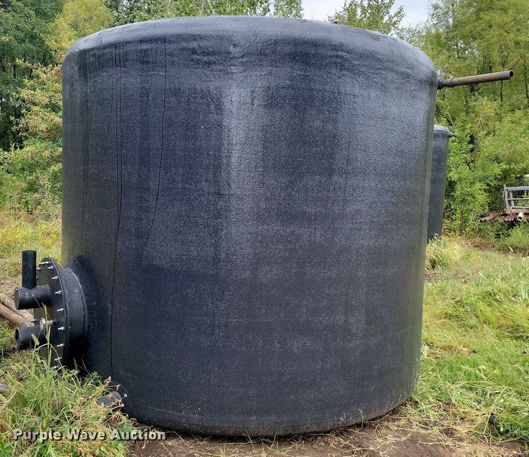 image for item JE9512 Oil tank
