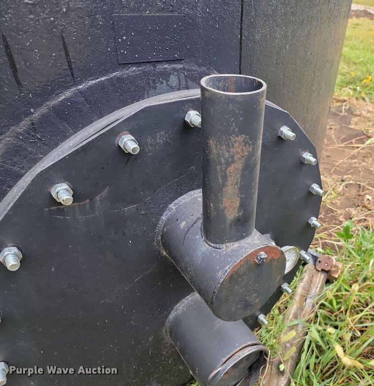 image for item JE9512 Oil tank