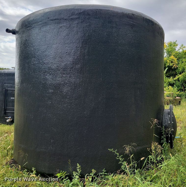 image for item JE9513 Oil tank