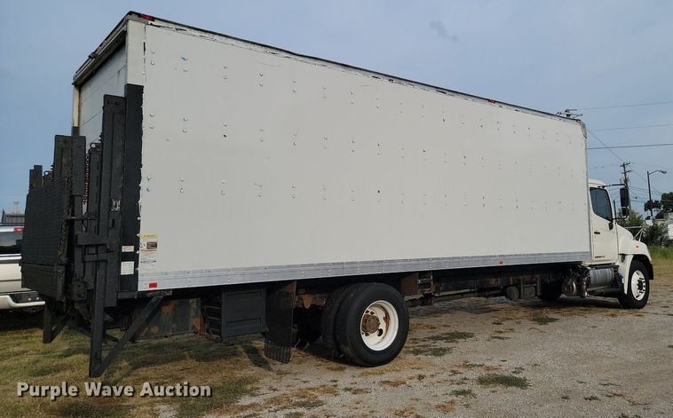 image for item JE9524 2015 Hino 338  box truck