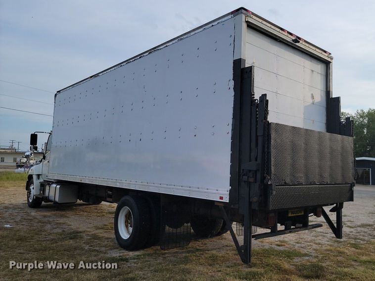 image for item JE9524 2015 Hino 338  box truck