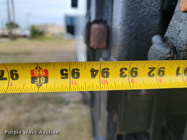 image for item JE9524 2015 Hino 338  box truck