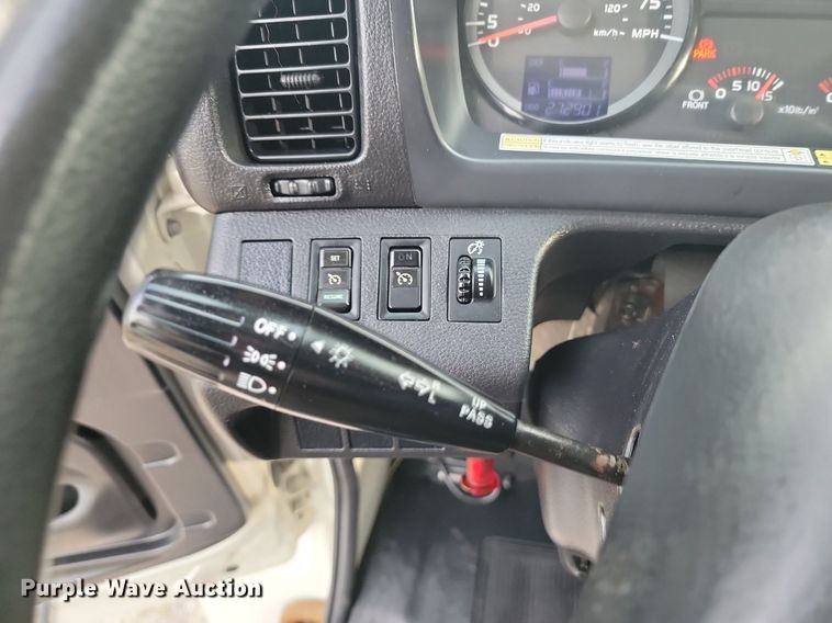 image for item JE9524 2015 Hino 338  box truck