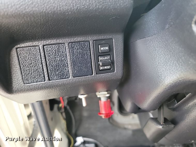 image for item JE9524 2015 Hino 338  box truck