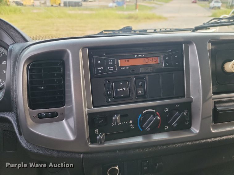 image for item JE9524 2015 Hino 338  box truck