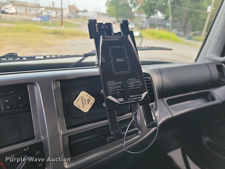 image for item JE9524 2015 Hino 338  box truck