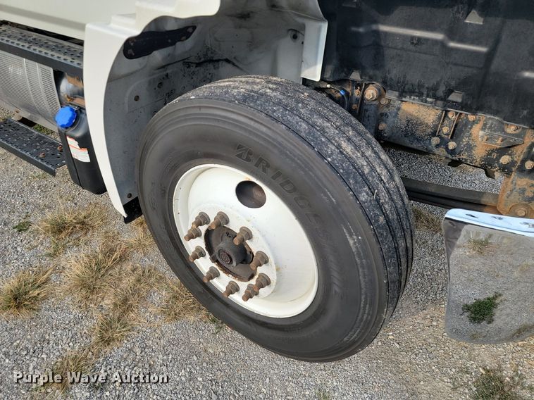 image for item JE9524 2015 Hino 338  box truck