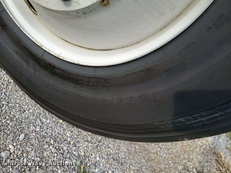 image for item JE9524 2015 Hino 338  box truck