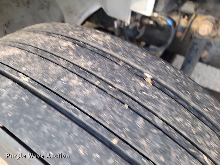 image for item JE9524 2015 Hino 338  box truck