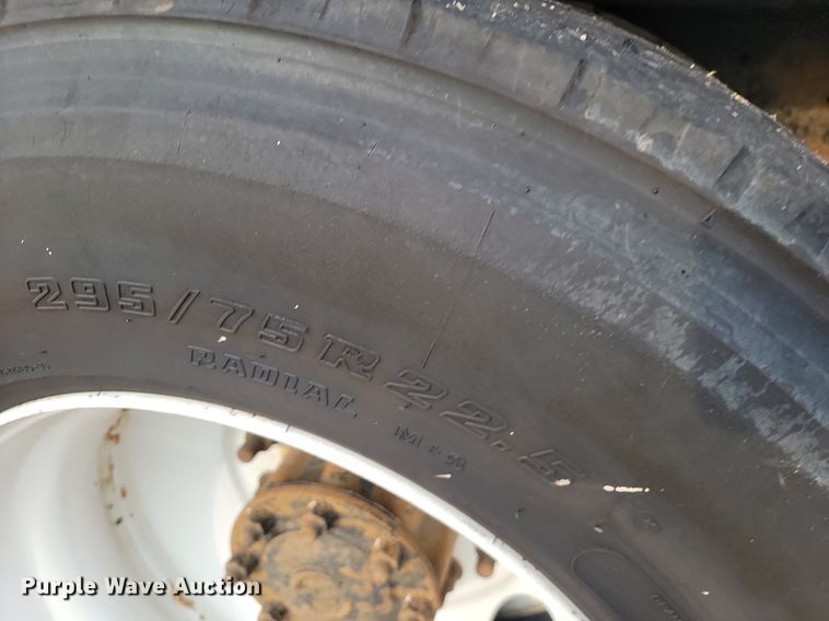 image for item JE9524 2015 Hino 338  box truck