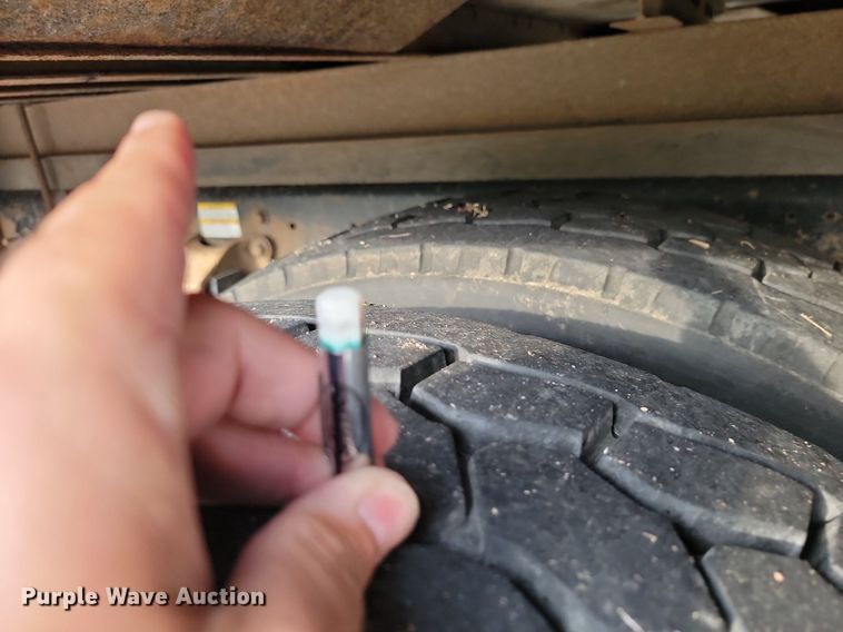 image for item JE9524 2015 Hino 338  box truck