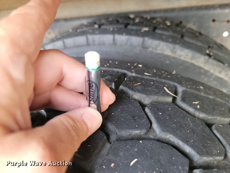 image for item JE9524 2015 Hino 338  box truck