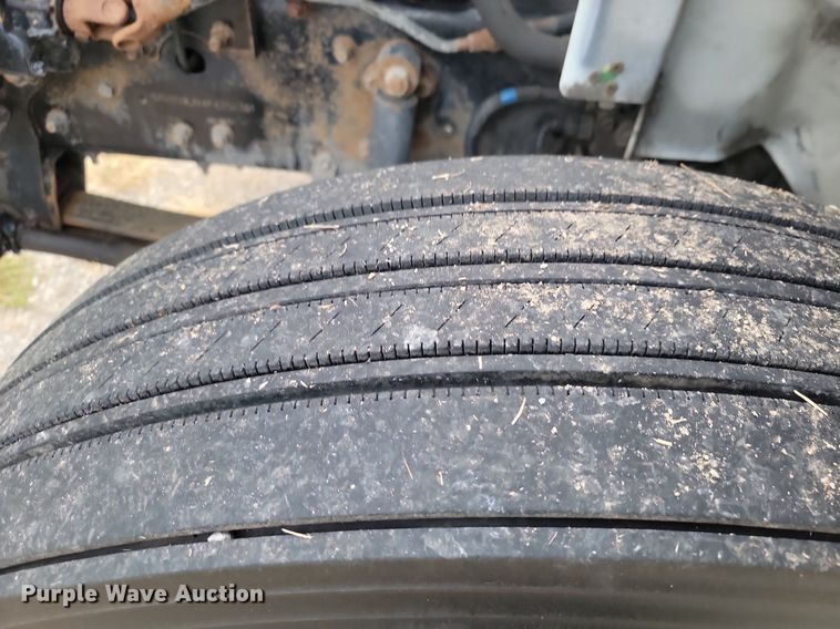 image for item JE9524 2015 Hino 338  box truck