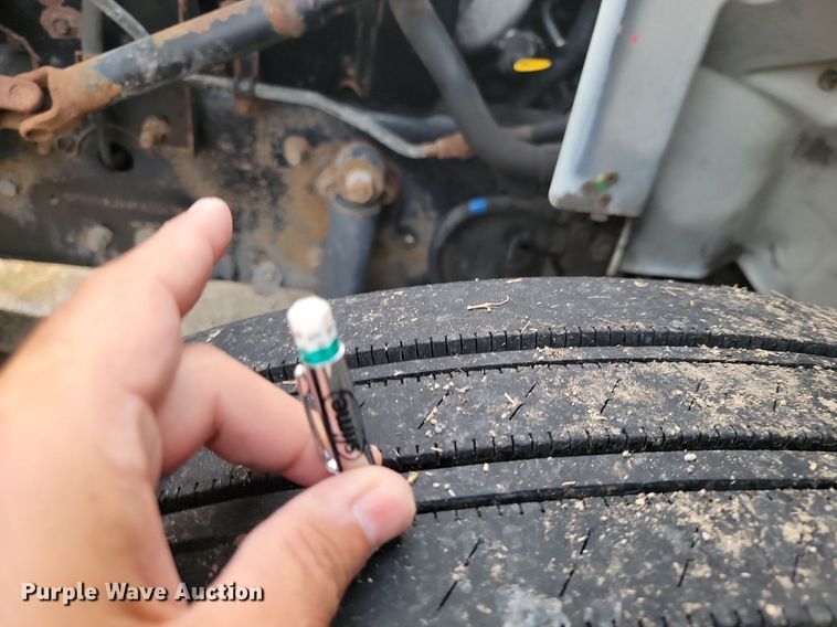 image for item JE9524 2015 Hino 338  box truck