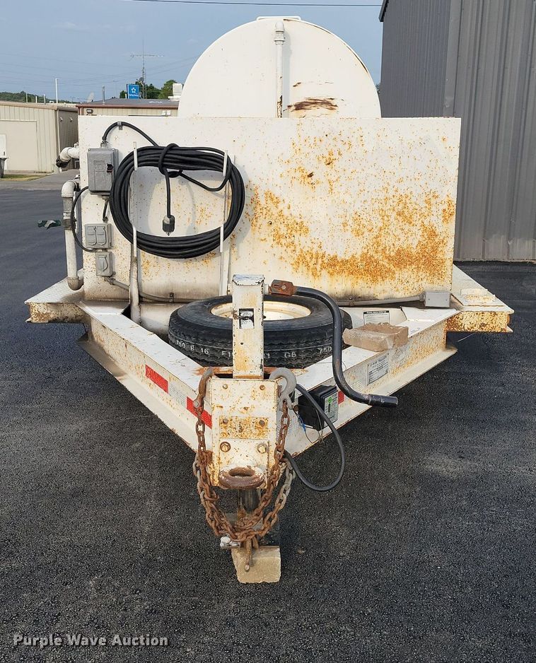 image for item JE9525 1984 DHW  equipment trailer with oil filtration system