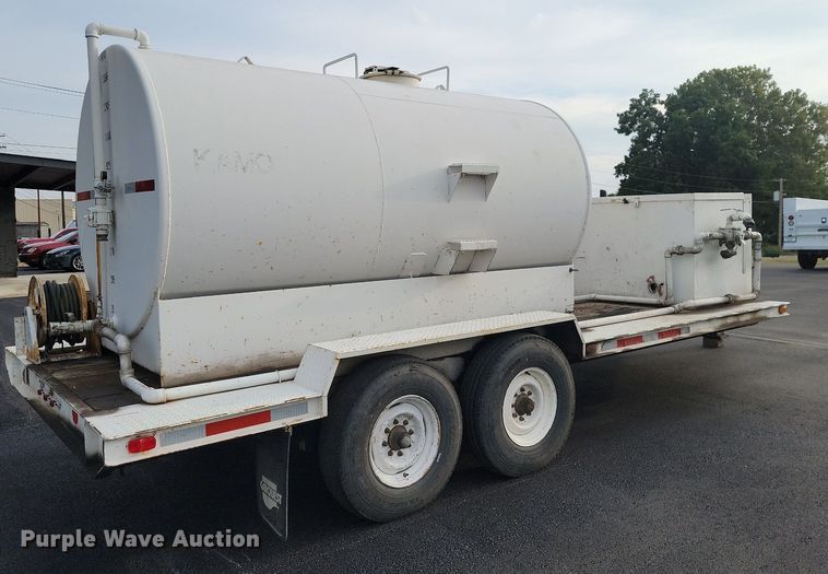 image for item JE9525 1984 DHW  equipment trailer with oil filtration system