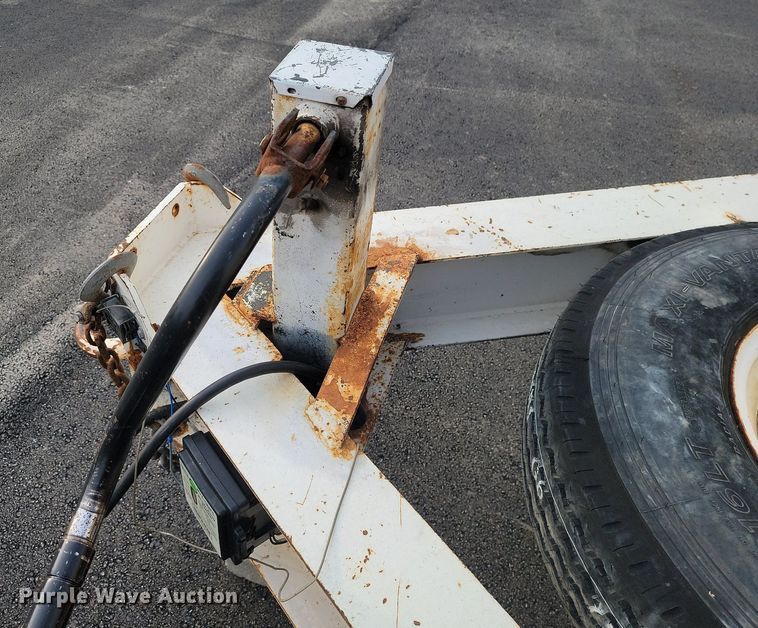 image for item JE9525 1984 DHW  equipment trailer with oil filtration system