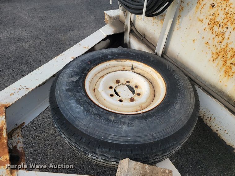 image for item JE9525 1984 DHW  equipment trailer with oil filtration system