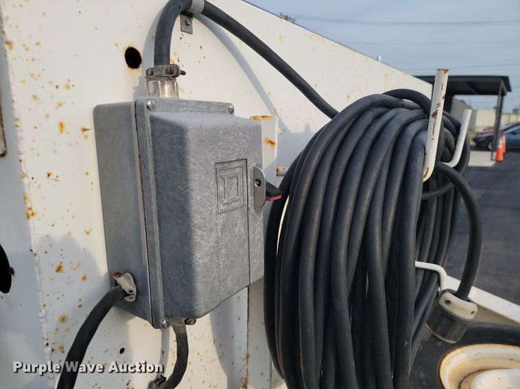 image for item JE9525 1984 DHW  equipment trailer with oil filtration system