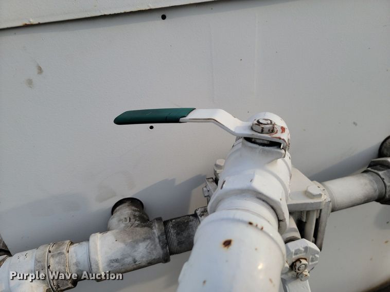 image for item JE9525 1984 DHW  equipment trailer with oil filtration system